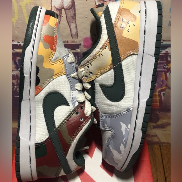 NIKE DUNK LOW SE (SAIL MULTI-CAMO)TD 11c - Picture 2 of 5